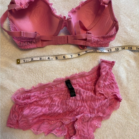 Smart & Sexy Pink Lace Bra & Panty Set 💕 - Picture 6 of 6